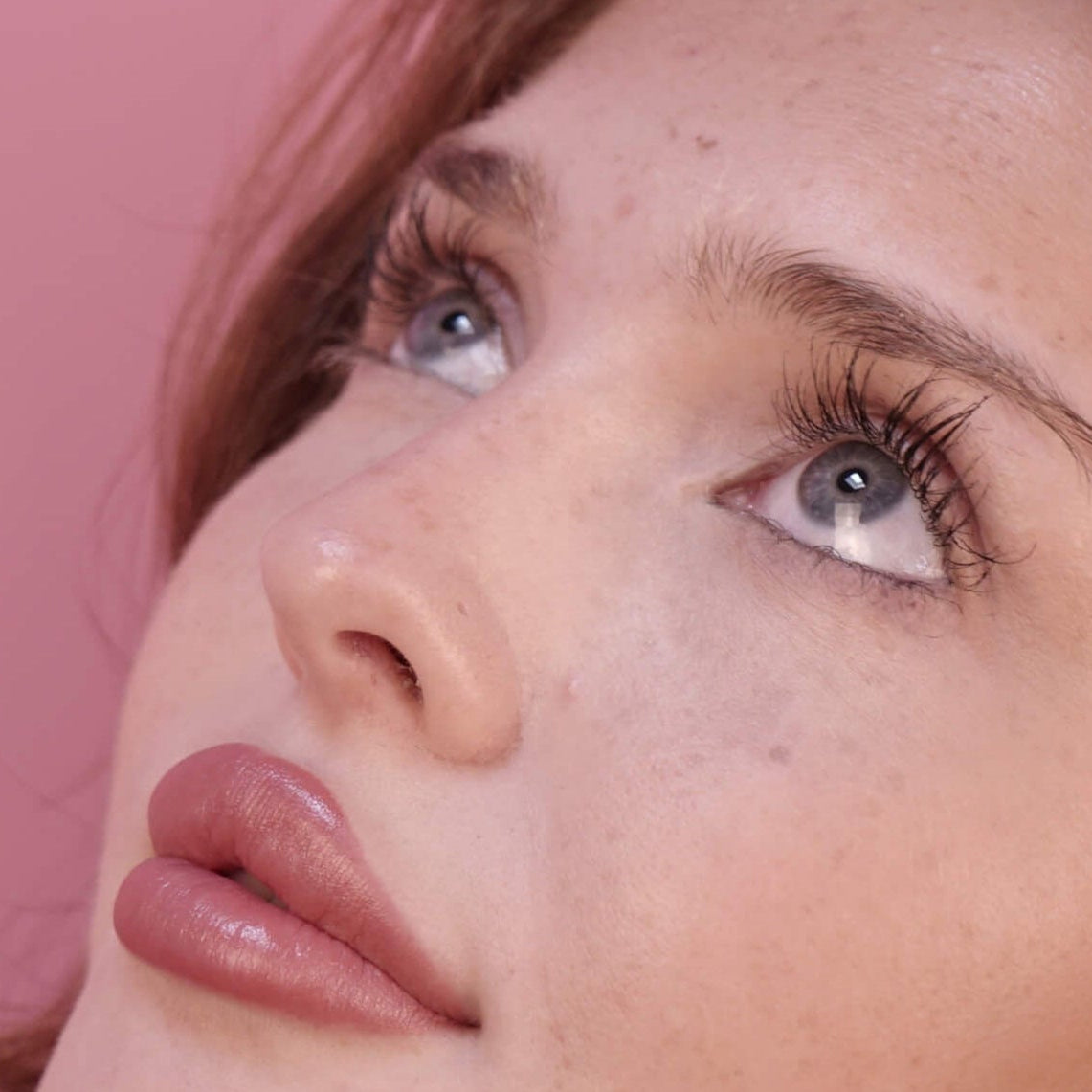 MASCARA MIT WACHSTUMSSERUM 6ML - DESI'GN MADE