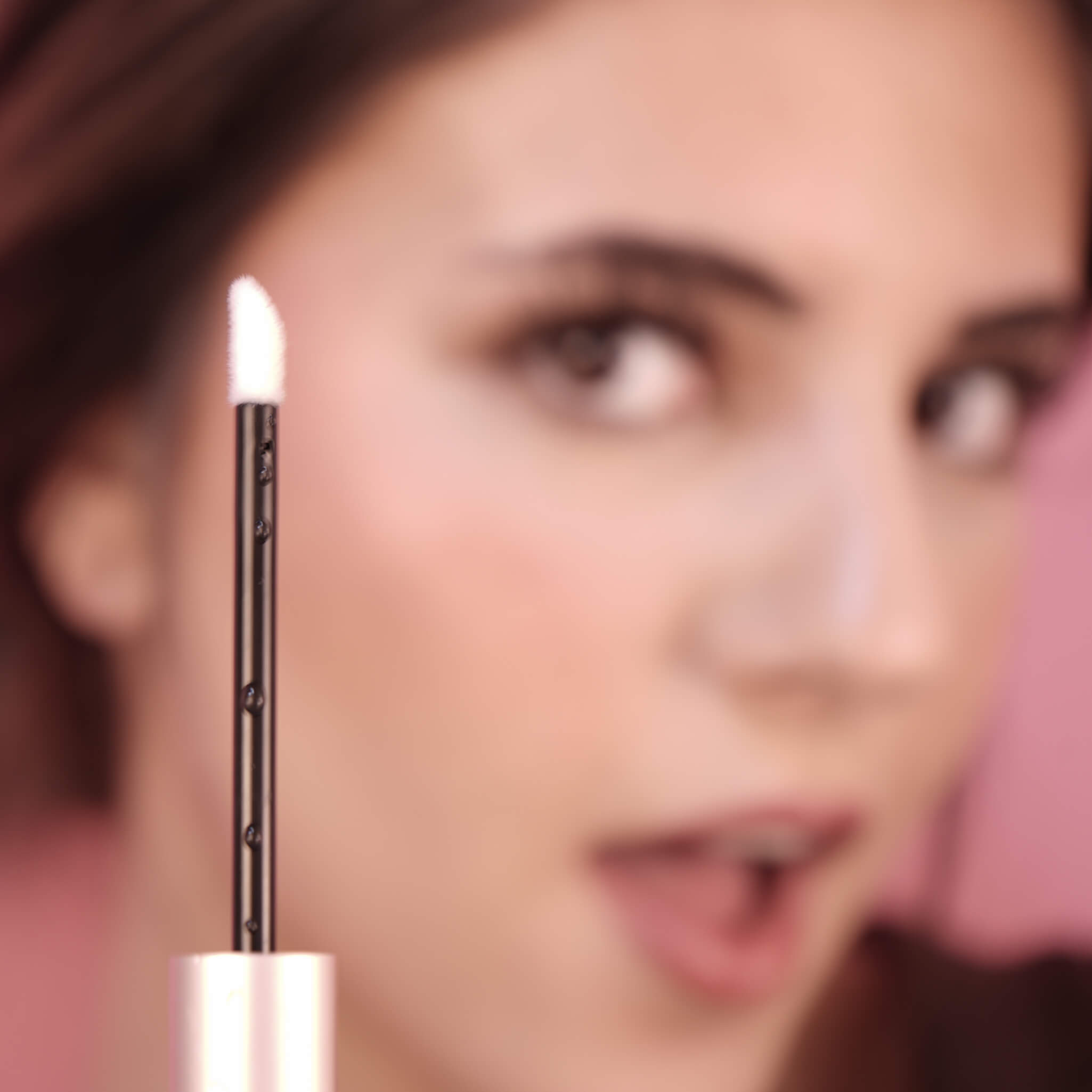 AUGENBRAUENSERUM - DESI'GN MADE